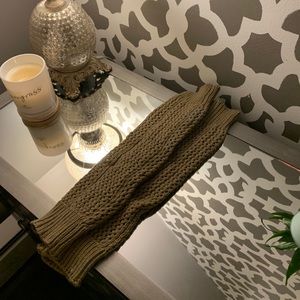 SOLD Francesca’s leg warmers